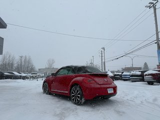 Volkswagen Beetle 18 TSI Convertible TECH PKG 2015 à Drummondville, Québec - 4 - w320h240px