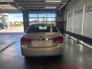 Chevrolet Cruze LT Turbo w/1SA 2012 à Cowansville, Québec - 4 - w320h240px
