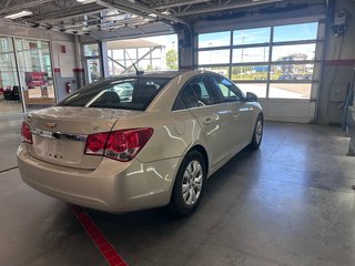 Chevrolet Cruze LT Turbo w/1SA 2012 à Cowansville, Québec - 5 - w320h240px