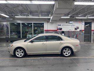 2012  Malibu LS in Cowansville, Quebec - 2 - w320h240px