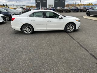 2014 Chevrolet Malibu LT in Cowansville, Quebec - 3 - w320h240px