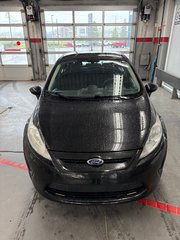 2013 Ford Fiesta SE in Cowansville, Quebec - 2 - w320h240px