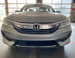 2017 Honda Accord Sedan SE in Cowansville, Quebec - 3 - w320h240px