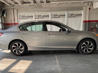 2017 Honda Accord Sedan SE in Cowansville, Quebec - 5 - w320h240px