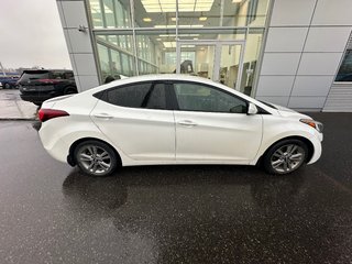 2014 Hyundai Elantra GL in Cowansville, Quebec - 2 - w320h240px