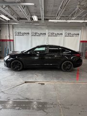 Hyundai Elantra Essential 2019 à Cowansville, Québec - 5 - w320h240px