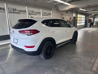 2017 Hyundai Tucson SE in Cowansville, Quebec - 6 - w320h240px