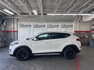 2017 Hyundai Tucson SE in Cowansville, Quebec - 2 - w320h240px