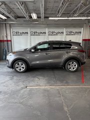 2017 Kia Sportage LX in Cowansville, Quebec - 5 - w320h240px