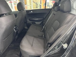 Kia Sportage LX / AWD 2021 à Cowansville, Québec - 5 - w320h240px