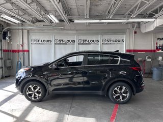 Kia Sportage LX / AWD 2021 à Cowansville, Québec - 2 - w320h240px