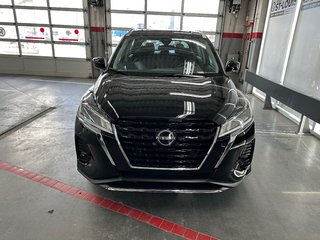 2025 Nissan Kicks Play SV in Cowansville, Quebec - 6 - w320h240px