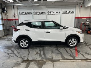 Nissan Kicks Play S 2025 à Cowansville, Québec - 2 - w320h240px