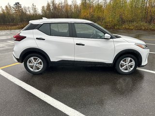 2021 Nissan Kicks S in Cowansville, Quebec - 4 - w320h240px