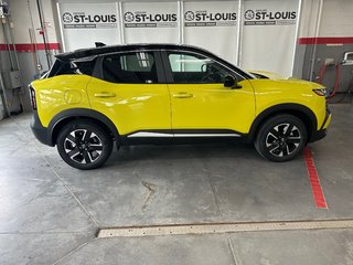 Nissan Kicks SV 2025 à Cowansville, Québec - 2 - w320h240px