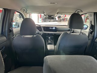 2025 Nissan Kicks SV AWD in Cowansville, Quebec - 6 - w320h240px