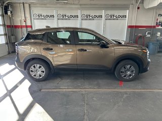 2025 Nissan Kicks S AWD in Cowansville, Quebec - 2 - w320h240px