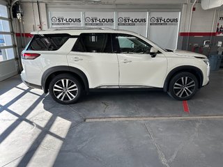 Nissan Pathfinder Platinum 2023 à Cowansville, Québec - 2 - w320h240px