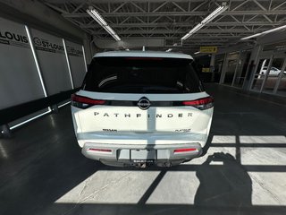 Nissan Pathfinder Platinum 2023 à Cowansville, Québec - 3 - w320h240px