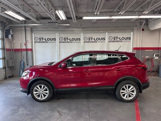 Nissan Qashqai SV 2018 à Cowansville, Québec - 2 - w320h240px