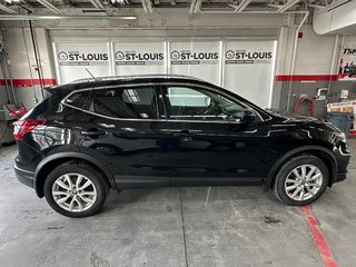 Nissan Qashqai SV AWD 2021 à Cowansville, Québec - 2 - w320h240px