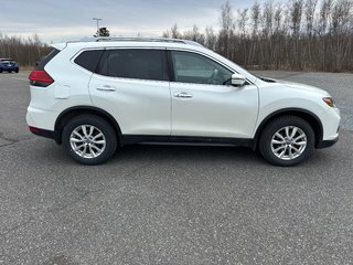 2017 Nissan Rogue SV AWD in Cowansville, Quebec - 6 - w320h240px
