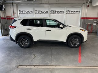 2021  Rogue S AWD in Cowansville, Quebec - 5 - w320h240px