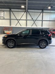 2023  Rogue S AWD in Cowansville, Quebec - 2 - w320h240px