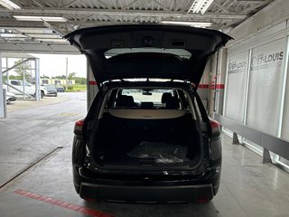 2024  Rogue SV Moonroof in Cowansville, Quebec - 4 - w320h240px