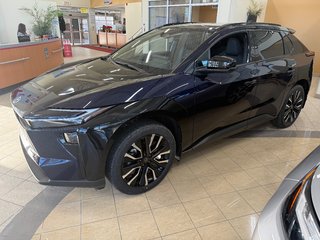 Toyota bZ Limited AWD 2026 à Cowansville, Québec - 3 - w320h240px