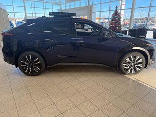 Toyota bZ Limited AWD 2026 à Cowansville, Québec - 6 - w320h240px