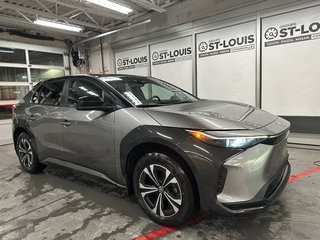 2023 Toyota bZ4X XLE AWD in Cowansville, Quebec - 5 - w320h240px