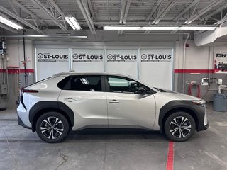 2024  BZ4X LE A PARTIR DE 0.69% RABAIS TOYOTA ET GOUV.INCLUS in Cowansville, Quebec - 6 - w320h240px