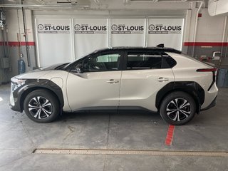 2024 Toyota BZ4X XLE in Cowansville, Quebec - 2 - w320h240px