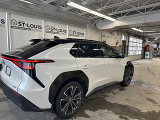 Toyota bZ4X XLE 2024 à Cowansville, Québec - 3 - w320h240px
