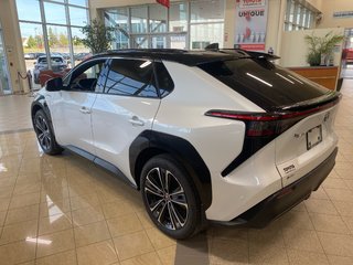 2025 Toyota BZ4X XLE AWD GROUPE TECHNOLOGIE in Cowansville, Quebec - 2 - w320h240px