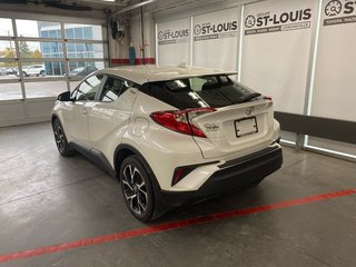 2021 Toyota C-HR XLE Premium in Cowansville, Quebec - 3 - w320h240px