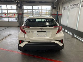 2021 Toyota C-HR XLE Premium in Cowansville, Quebec - 5 - w320h240px