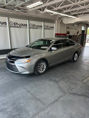 2016 Toyota Camry Hybrid Hybride LE in Cowansville, Quebec - 4 - w320h240px