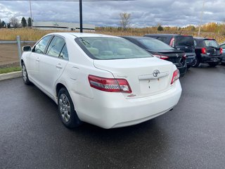 Toyota Camry LE 2011 à Cowansville, Québec - 4 - w320h240px