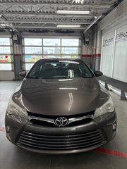 Toyota Camry LE 2015 à Cowansville, Québec - 3 - w320h240px