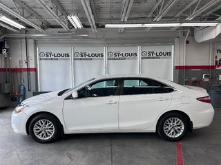 2016 Toyota Camry LE - Caméra de Recul - Sièges Chauffants - Mags in Cowansville, Quebec - 2 - w320h240px