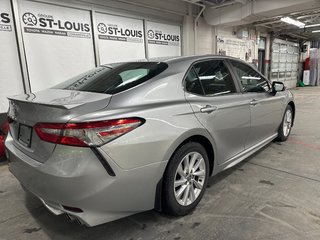 Toyota Camry SE 2018 à Cowansville, Québec - 4 - w320h240px