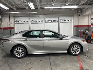 Toyota Camry SE 2018 à Cowansville, Québec - 3 - w320h240px