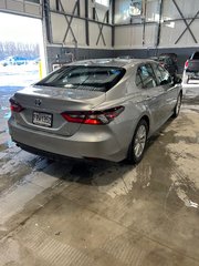 2023  Camry Hybrid LE in Cowansville, Quebec - 6 - w320h240px