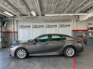 2023  Camry SE AWD - Sièges et volant chauffant - Mags in Cowansville, Quebec - 5 - w320h240px