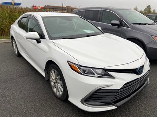 Toyota Camry Hybrid LE 2023 à Cowansville, Québec - 4 - w320h240px
