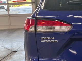 2024 Toyota COROLLA CROSS LE Premium AWD in Cowansville, Quebec - 5 - w320h240px