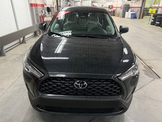 2024 Toyota Corolla Cross L AWD in Cowansville, Quebec - 2 - w320h240px