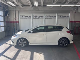 2017 Toyota Corolla iM Groupe Electrique / Sièges Chauffant / MAGS in Cowansville, Quebec - 2 - w320h240px